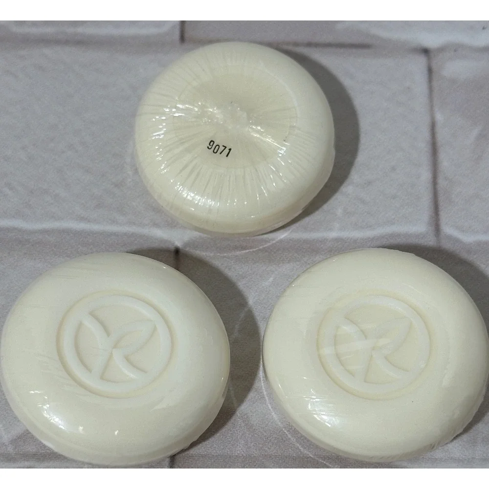 Yves Rocher Limited Edition Fleur de Noel Collection of‎ 3 Mini Soaps Gift Set